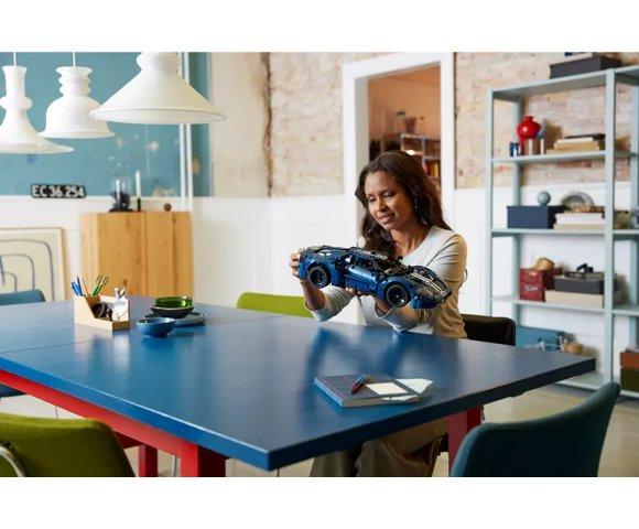 LEGO TECHNIC 2022 Ford GT (42154) - slika 3