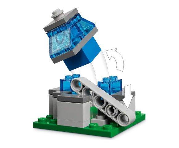 LEGO The Ghast Balloon Village Attack - slika 4