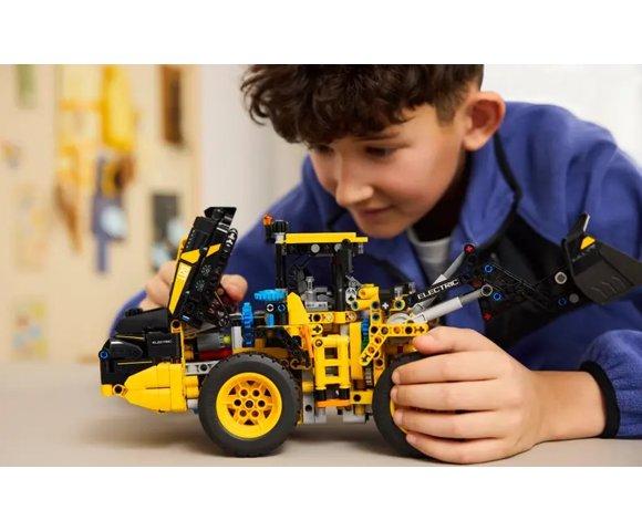 LEGO Volvo L120 Electric Wheel Loader - slika 6