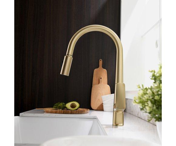 Voden Česma za vodu sa tušem na izvlačenje (viša) – Brušena zlatna - slika 3