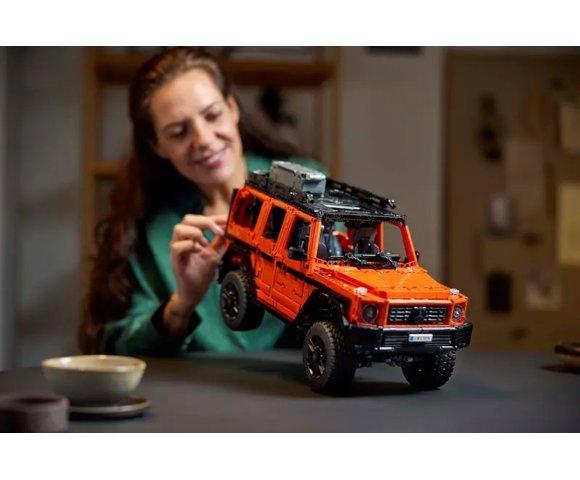 LEGO Technic Mercedes-Benz G 500 PROFESSIONAL Line - slika 7
