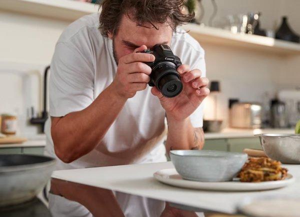 Canon EOS R50 18-45 Travel Kit