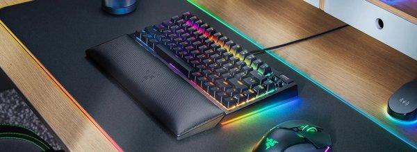 Razer BlackWidow V4 (3/4)