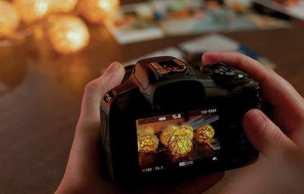 Canon EOS R100 Travel Kit + RF-S 18-45S