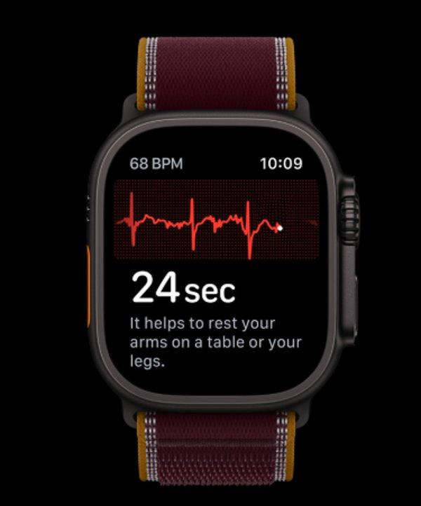 Apple Watch Ultra 4 GPS + Cellular Natural Titanium (Desert Alpine Loop L)