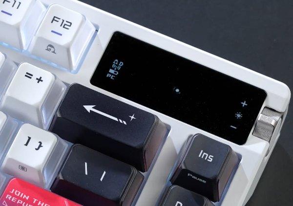 ASUS ROG Azoth X gaming tastatura