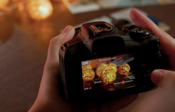 Canon EOS R100 RFS 18-45