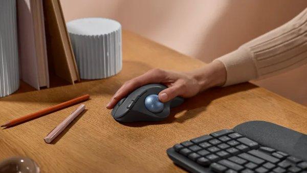 Logitech M575 Ergo Trackball Business Black miš