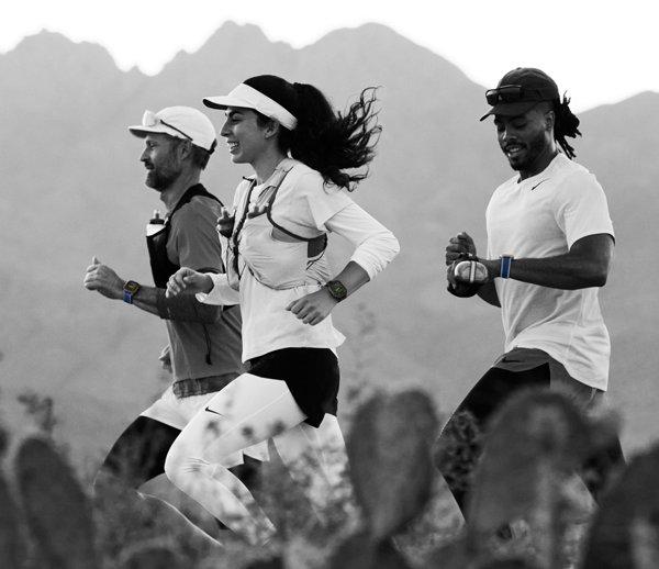 Apple Watch Ultra 3&nbsp;Cellular&nbsp;49mm Natural Titanium (Blue - Bright Blue Trail Loop) - M / L