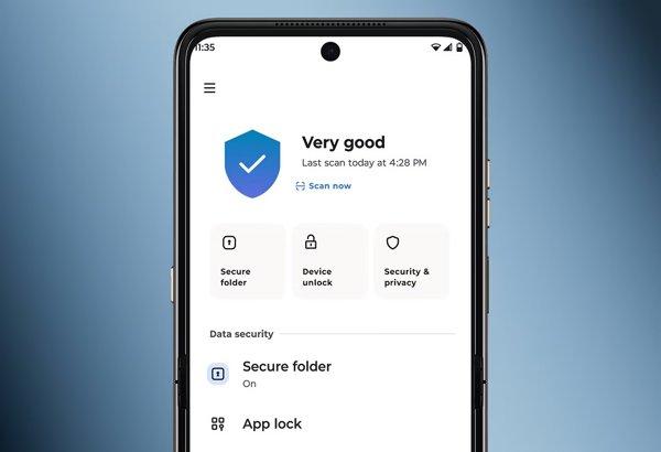 MOTOROLA RAZR 60 Ultra 16GB 512GB Scarab smartphone