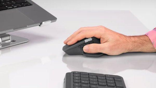 Logitech MX Master 4 Graphite miš