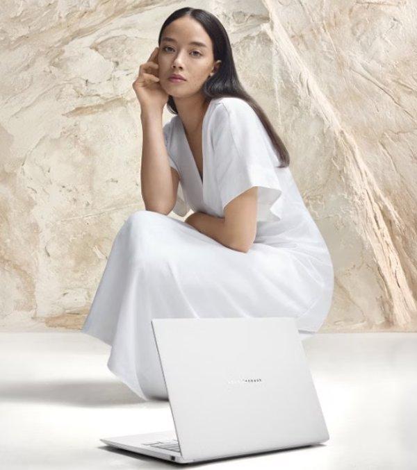ASUS Zenbook S14 UX5406SA-PZ630W laptop