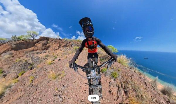 Insta360 X5 Snowboard Bundle