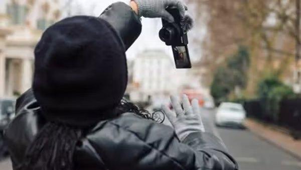 Canon PowerShot V1 Premium Vlog Kit