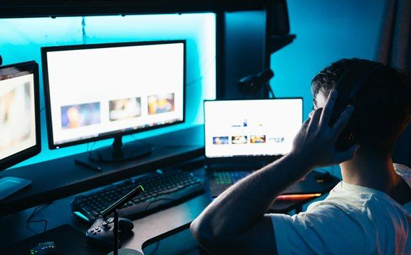 JBL Quantum Stream Talk