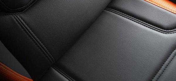 Cougar HOTROD Black gaming stolica