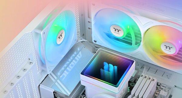 Thermaltake TH240 V3 ARGB Sync Snow Edition kuler