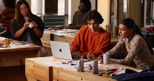 Apple MacBook Pro 14 SPACE BLACK M5-10C&nbsp;GPU-10C 16GB 512GB laptop