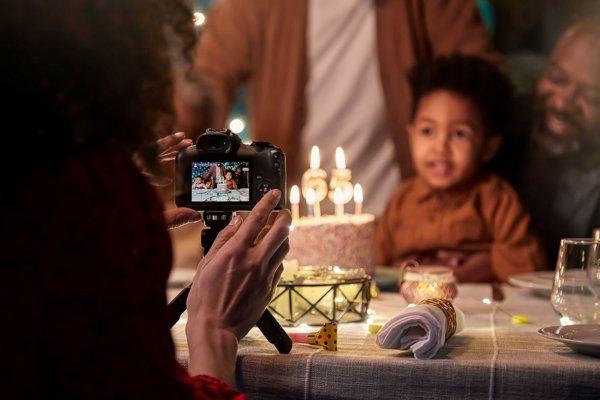 Canon EOS R100 RFS 18-45