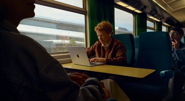 Apple AirPods Pro 3&nbsp;with MagSafe Case (USB-C) 