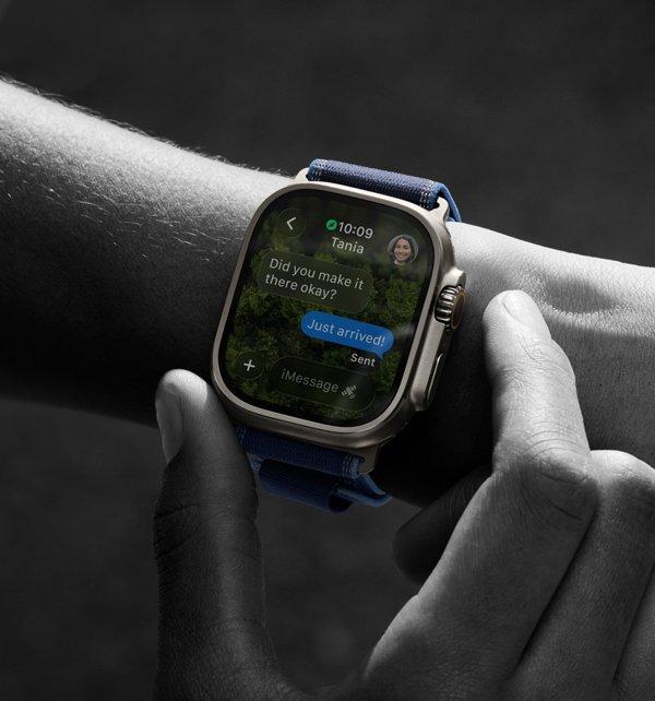 Apple Watch Ultra 3&nbsp;Cellular&nbsp;49mm Natural Titanium (Blue - Bright Blue Trail Loop) - M / L