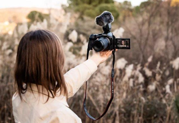 Canon EOS R7 Mirrorless