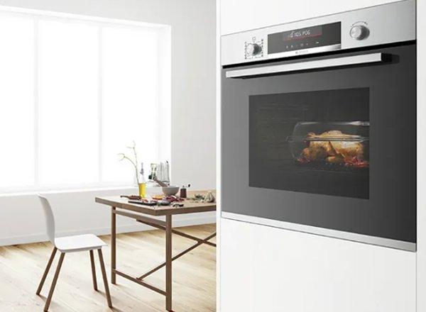 Bosch HBG536EB4 ugradna rerna