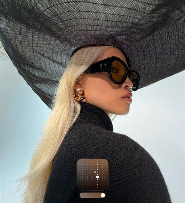 Apple iPhone 17 Pro 1TB Deep Blue smartphone