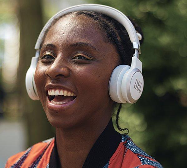 JBL Live 670NC (Black)