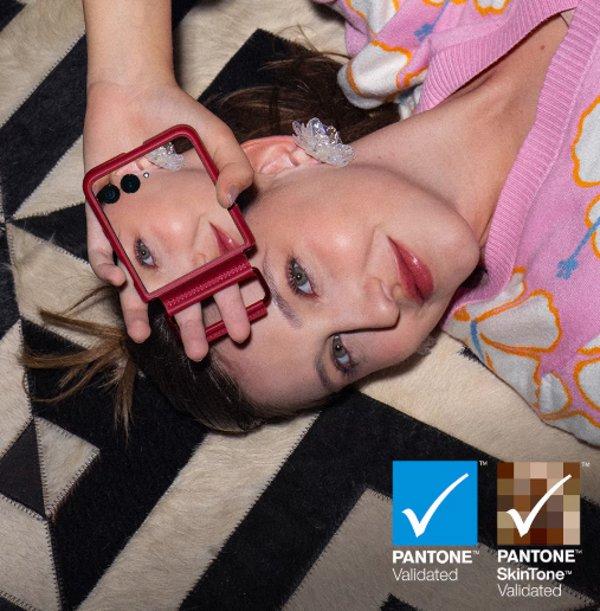 MOTOROLA RAZR 60 Ultra 16GB 512GB Scarab smartphone